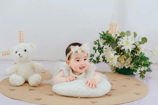 喀什宝宝三个月翻身